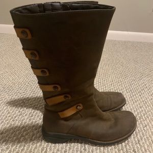Merrell 7.5 woman’s boots